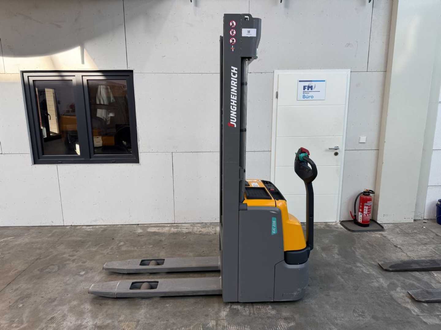 Used Forklift Jungheinrich EJC 216 / nur 63 Std. Balstdakšu krautņotājs ar dīseli (Image 1)