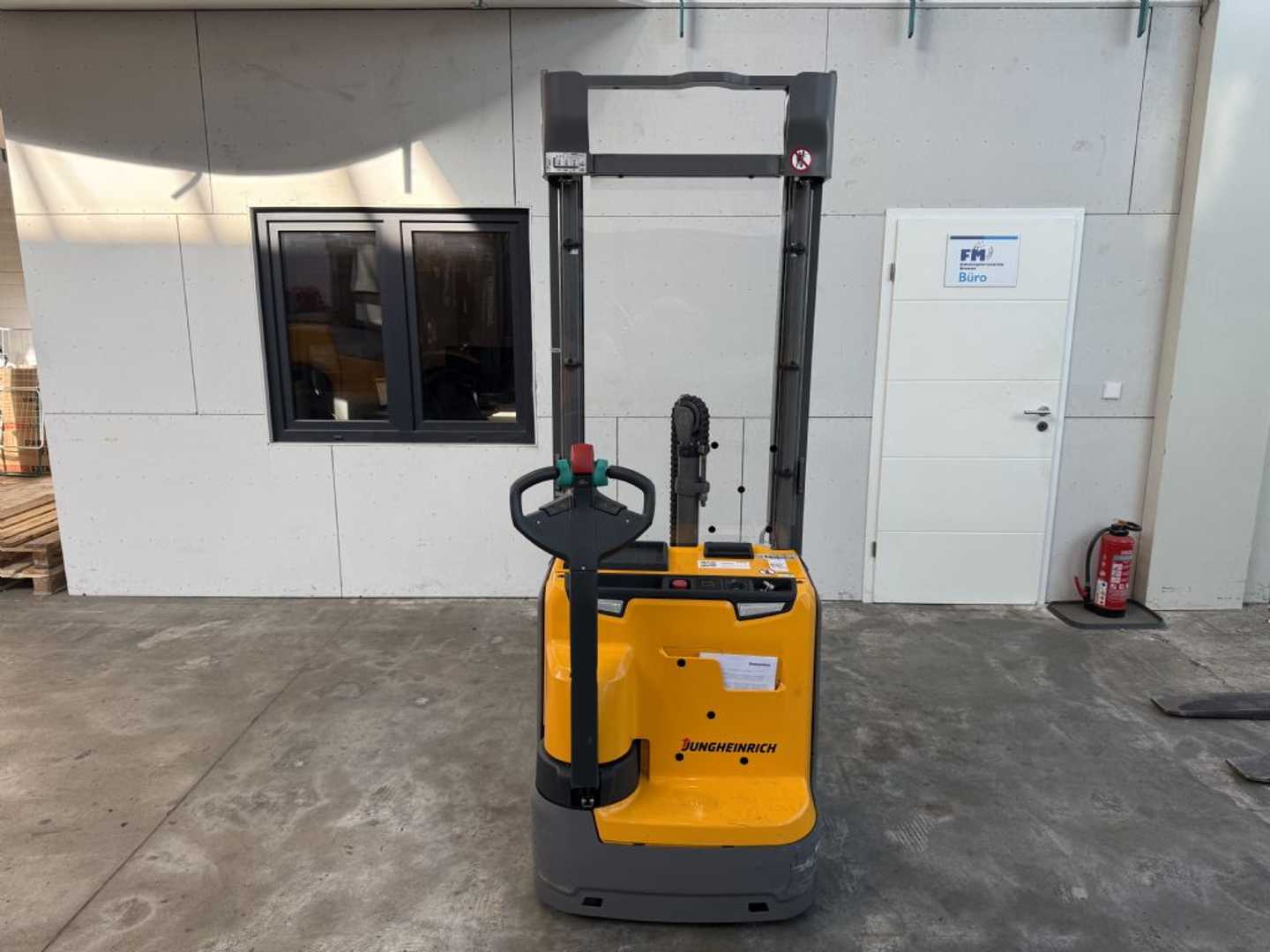 Used Forklift Jungheinrich EJC 216 / nur 63 Std. Balstdakšu krautņotājs ar dīseli (Image 4)