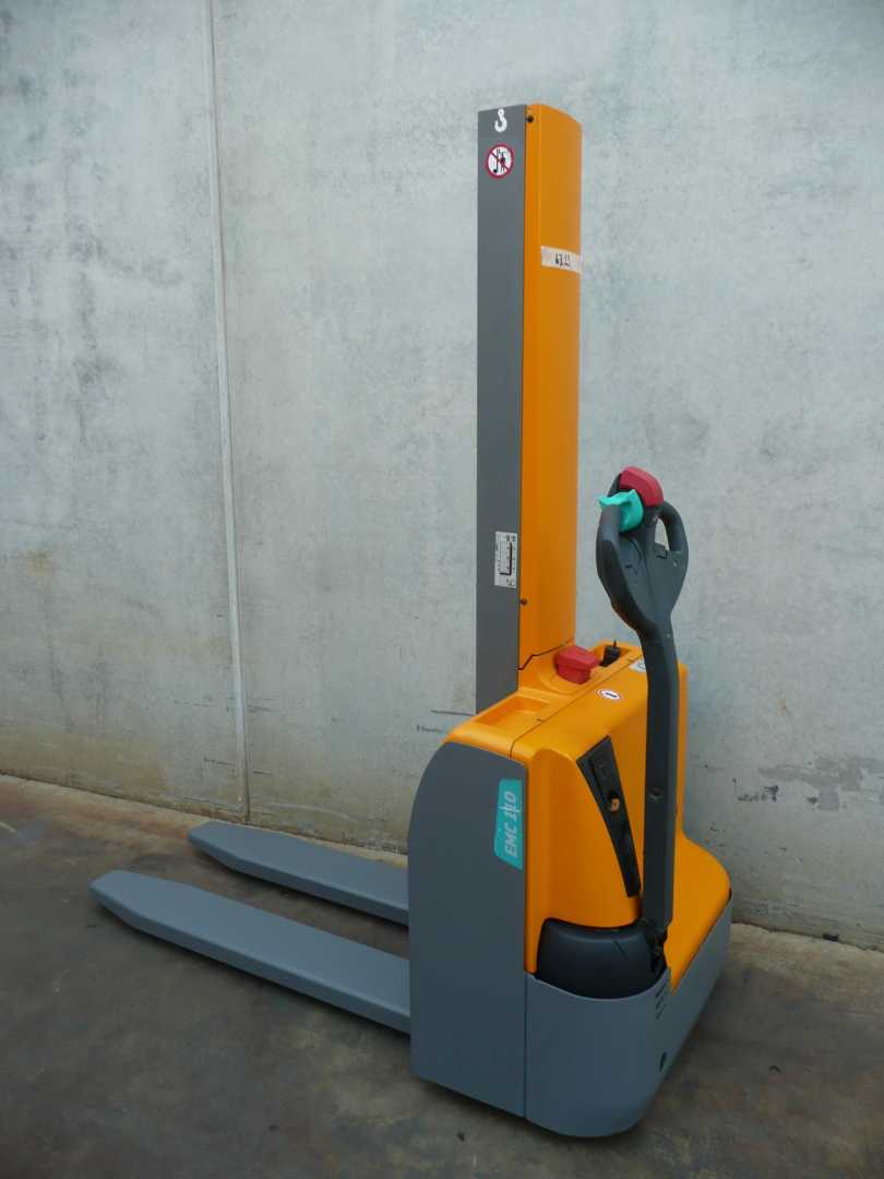 Used Forklift Jungheinrich EMC 110 154 E Balstdakšu krautņotājs ar dīseli (Image 7) Used Forklift Jungheinrich EMC 110 154 E Balstdakšu krautņotājs ar dīseli (Image 7)