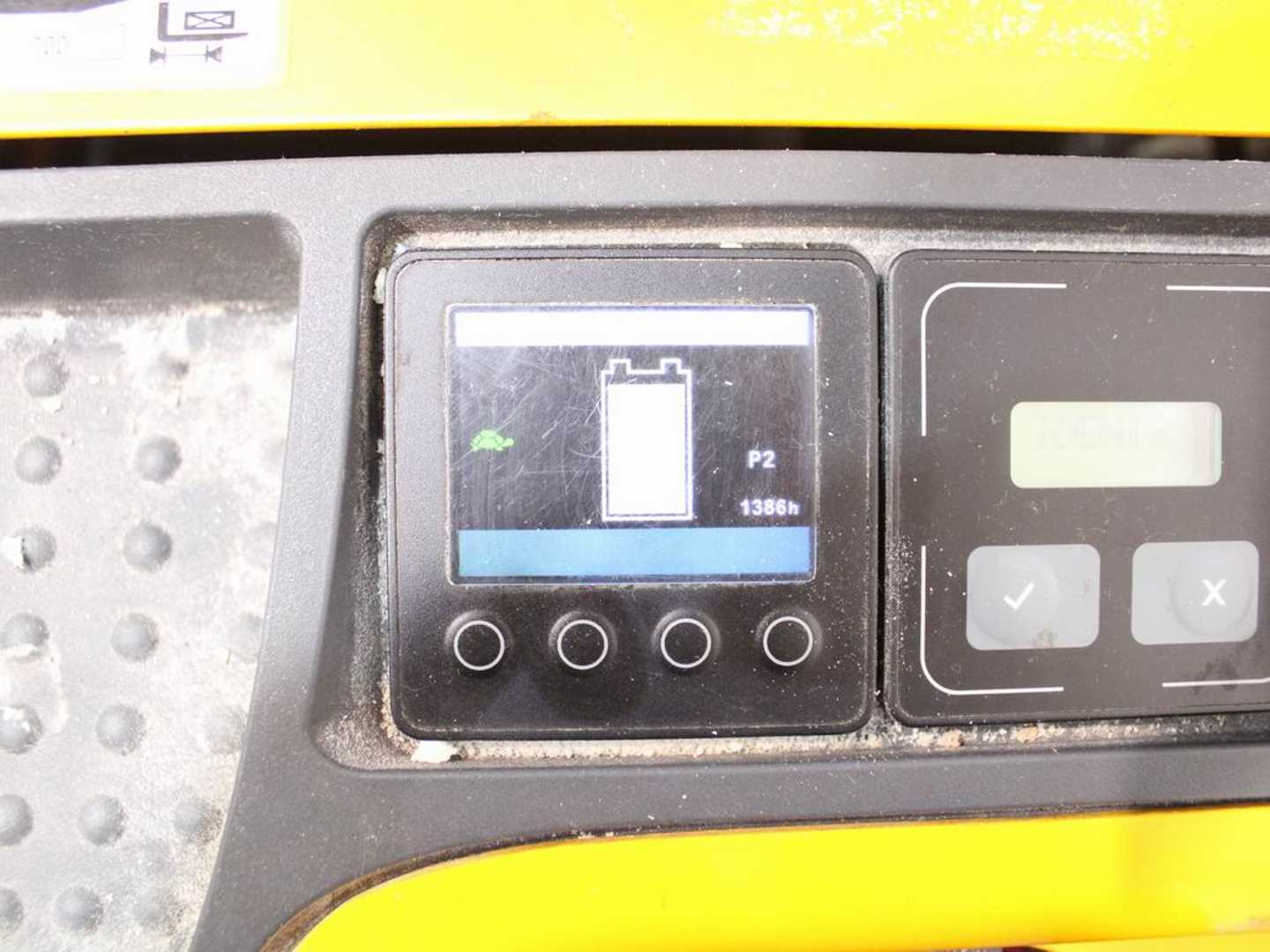 Used Forklift Jungheinrich EJC 110 G115-57-250ZZ Li-Ion Balstdakšu krautņotājs ar dīseli (Image 5) Used Forklift Jungheinrich EJC 110 G115-57-250ZZ Li-Ion Balstdakšu krautņotājs ar dīseli (Image 5)