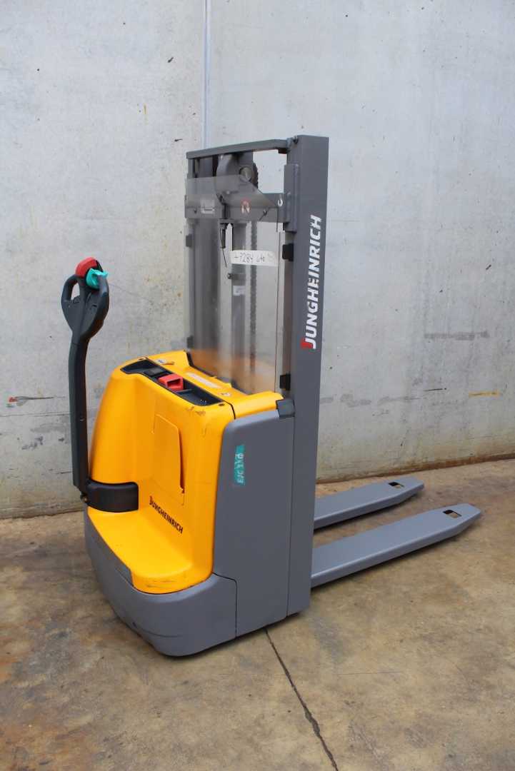 Used Forklift Jungheinrich EJC 110 250 ZT Li-Ion Balstdakšu krautņotājs ar dīseli (Image 19) Used Forklift Jungheinrich EJC 110 250 ZT Li-Ion Balstdakšu krautņotājs ar dīseli (Image 19)