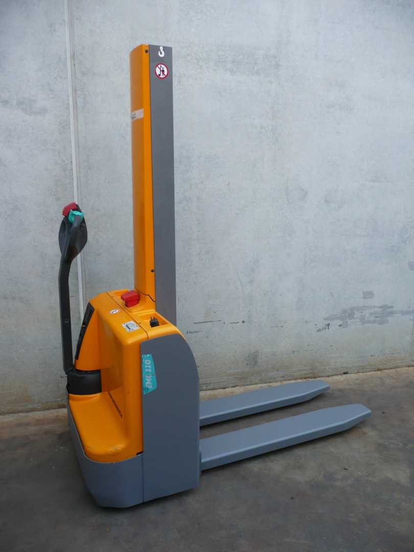 Used Forklift Jungheinrich EMC 110 154 E Balstdakšu krautņotājs ar dīseli (Image 15) Used Forklift Jungheinrich EMC 110 154 E Balstdakšu krautņotājs ar dīseli (Image 15)