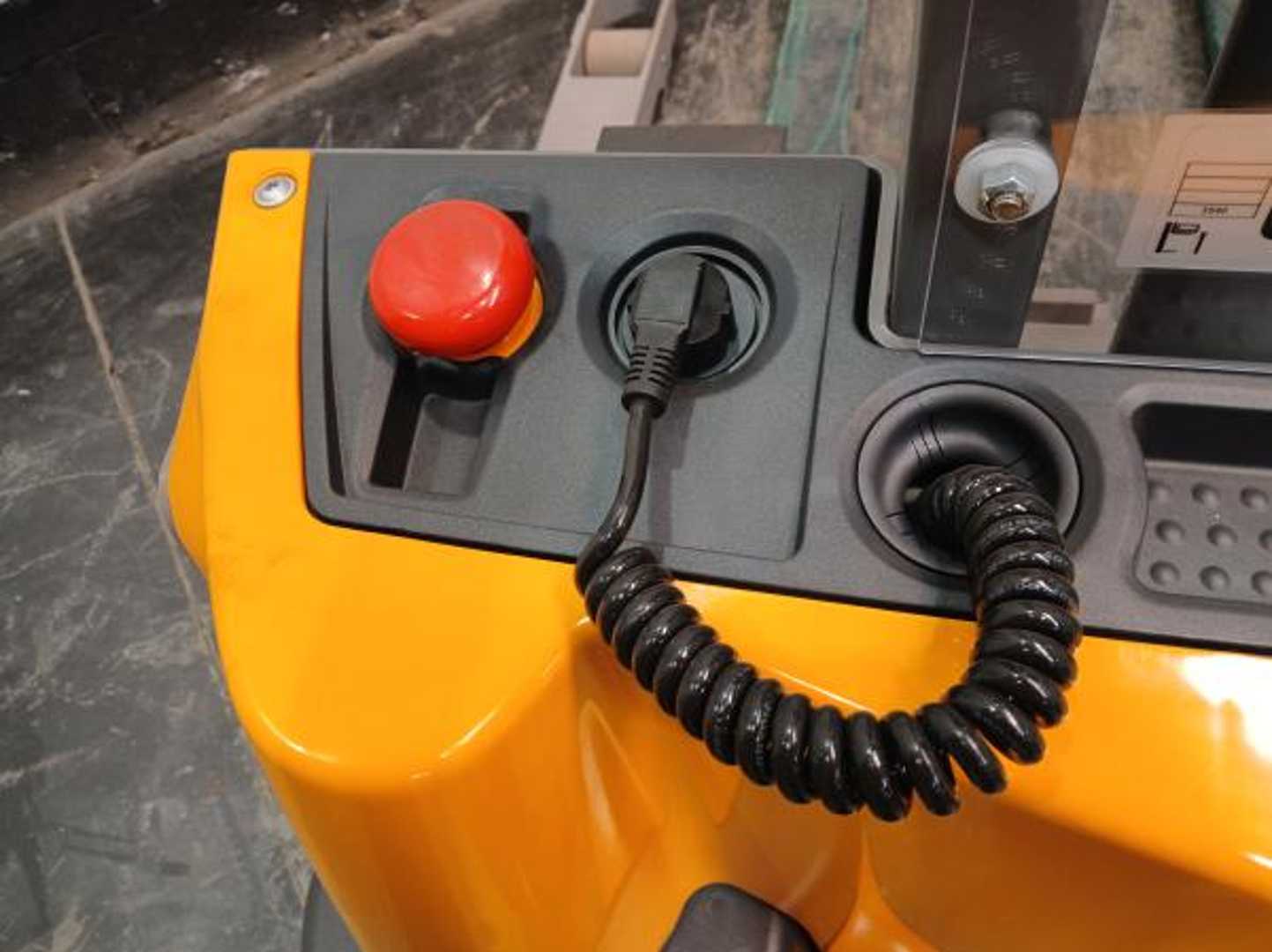 Used Forklift Jungheinrich EJC M10i b G 115 154 E Balstdakšu krautņotājs ar dīseli (Image 8)