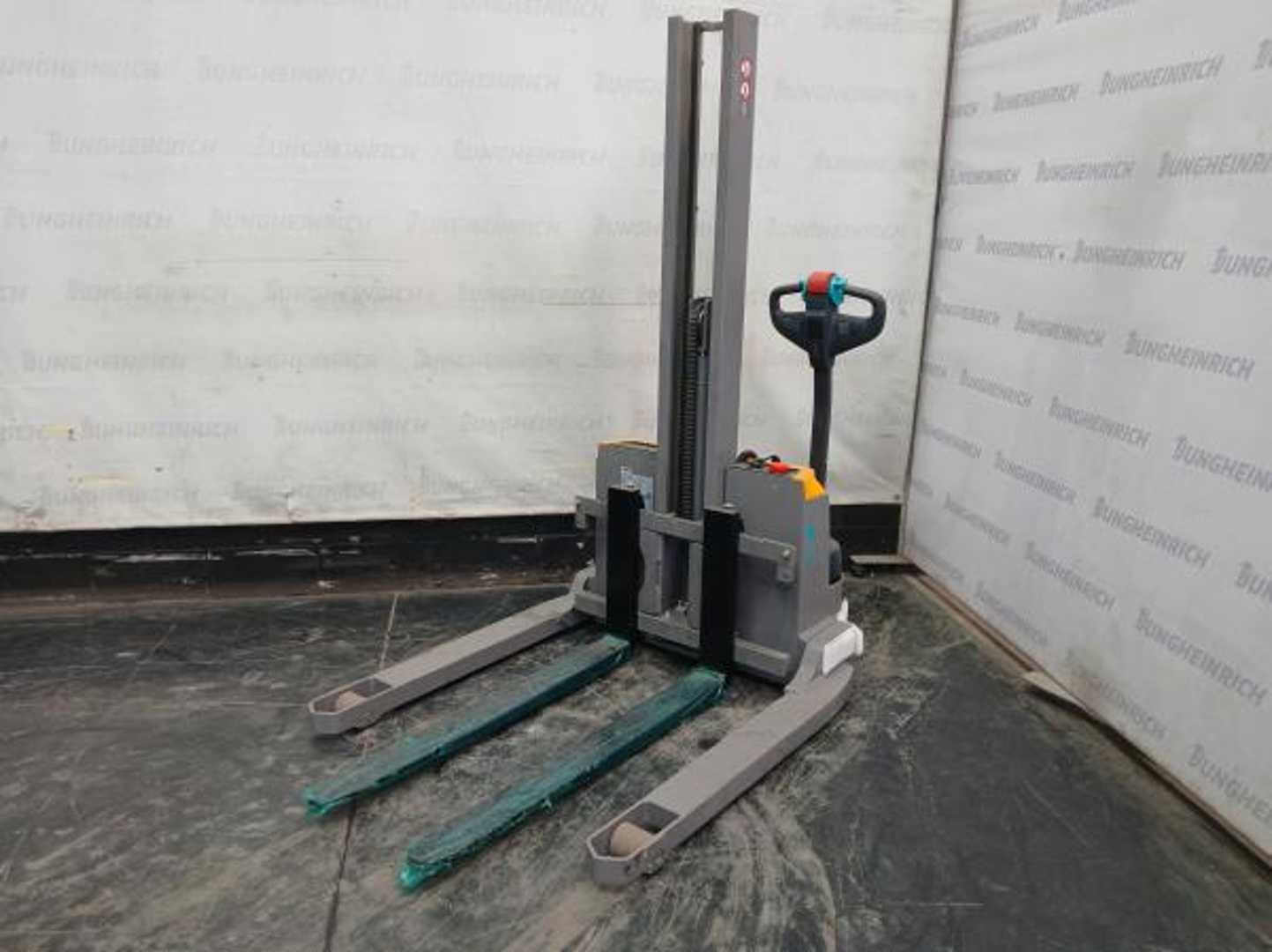 Used Forklift Jungheinrich EJC M10b i G 115 154 E Balstdakšu krautņotājs ar dīseli (Image 2)