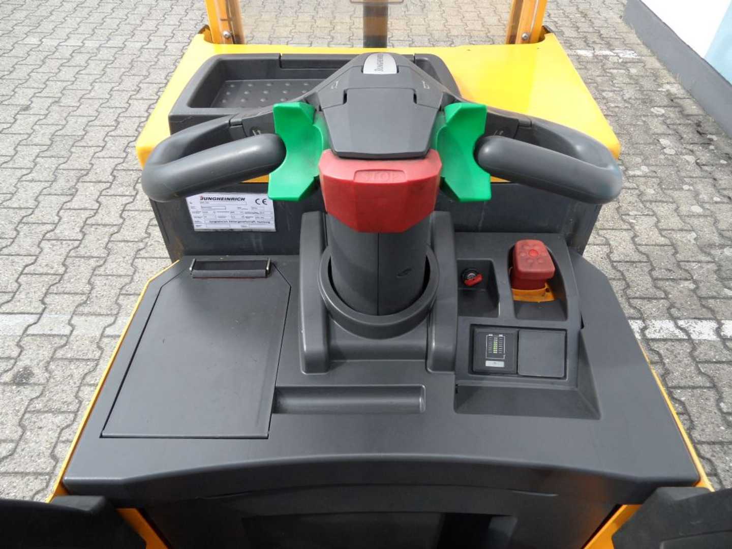 Used Forklift Jungheinrich ERD 220 - 2 Meter Hubhöhe - feste Plattform Balstdakšu krautņotājs ar dīseli (Image 6)