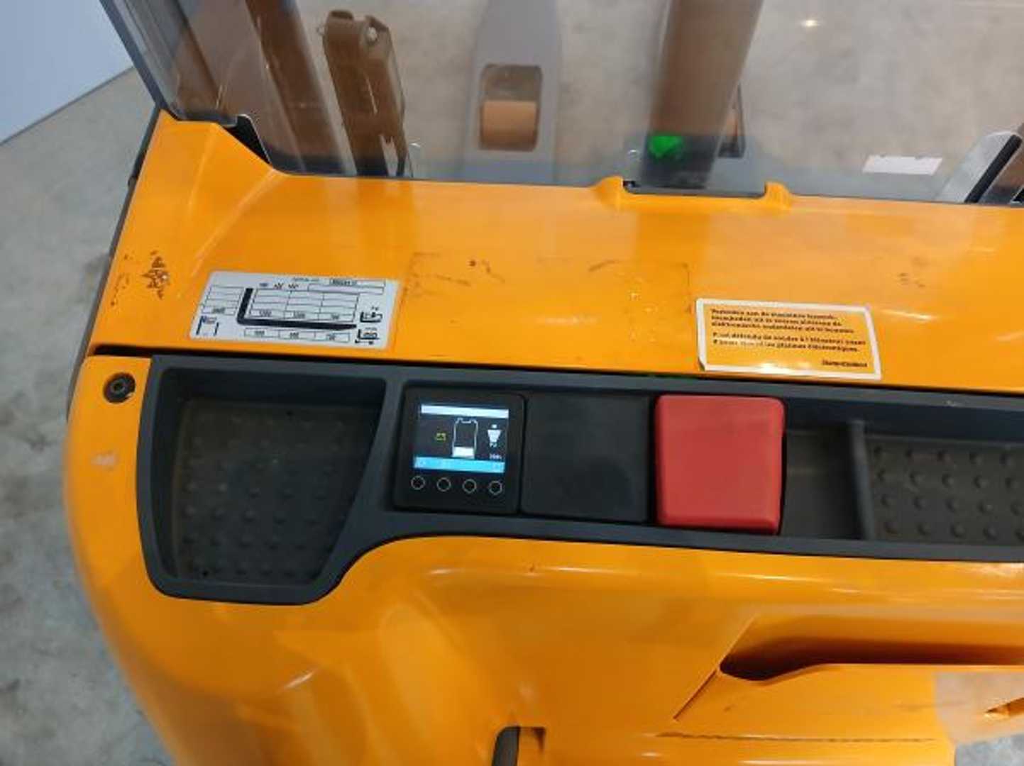 Used Forklift Jungheinrich EJC 112 115 290ZT Balstdakšu krautņotājs ar dīseli (Image 7) Used Forklift Jungheinrich EJC 112 115 290ZT Balstdakšu krautņotājs ar dīseli (Image 7)