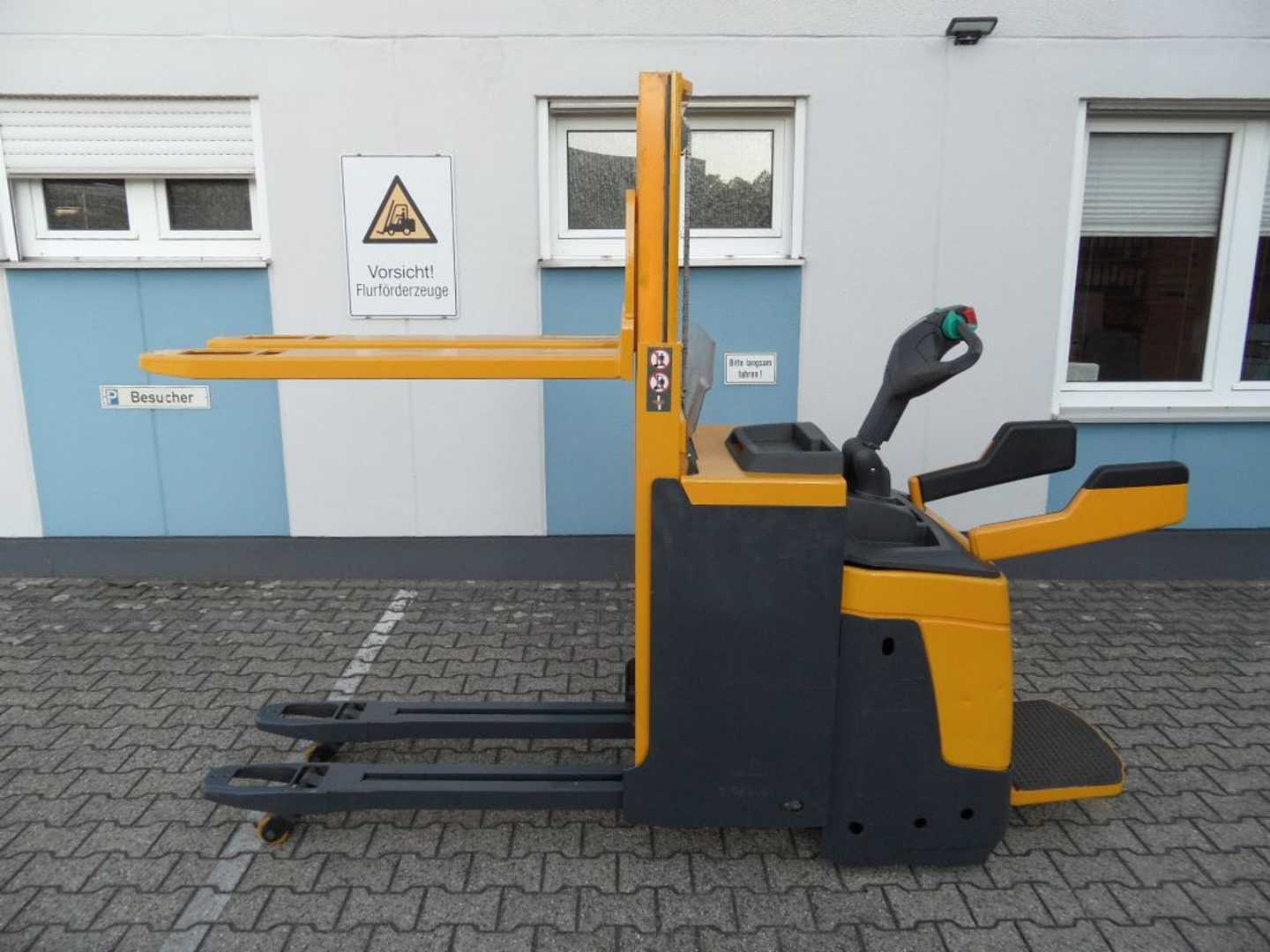 Used Forklift Jungheinrich ERD 220 - NEUE Batterie - Plattform klappbar Balstdakšu krautņotājs ar dīseli (Image 5)