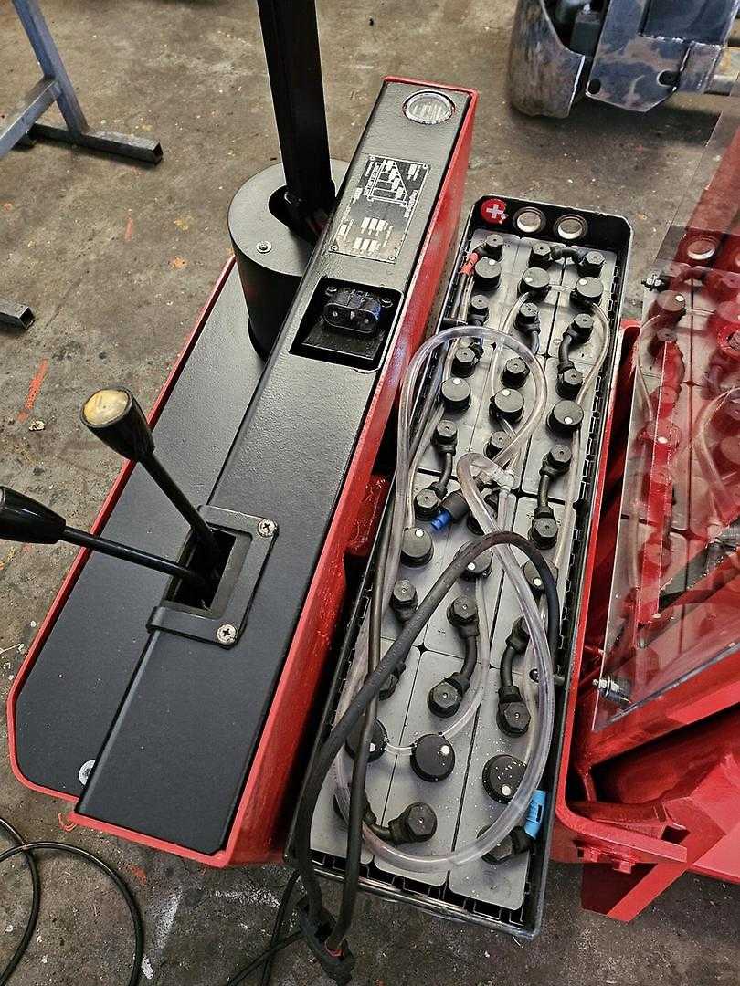 Used Forklift Lansing EGI 12,5 Balstdakšu krautņotājs ar dīseli (Image 2) Used Forklift Lansing EGI 12,5 Balstdakšu krautņotājs ar dīseli (Image 2)