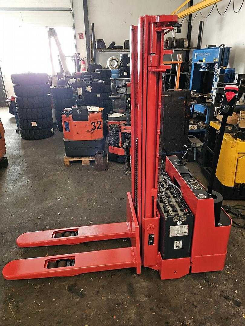 Used Forklift Lansing EGI 12,5 Balstdakšu krautņotājs ar dīseli (Image 6) Used Forklift Lansing EGI 12,5 Balstdakšu krautņotājs ar dīseli (Image 6)