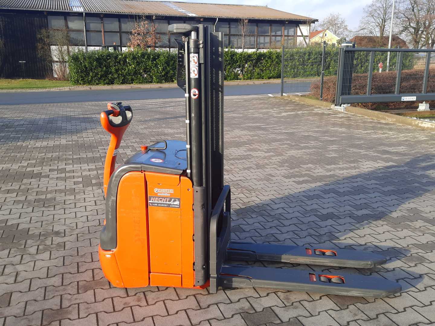 Used Forklift Linde L14 nur 402 Std Batterie 01/22 Balstdakšu krautņotājs ar dīseli (Image 1) Used Forklift Linde L14 nur 402 Std Batterie 01/22 Balstdakšu krautņotājs ar dīseli (Image 1)
