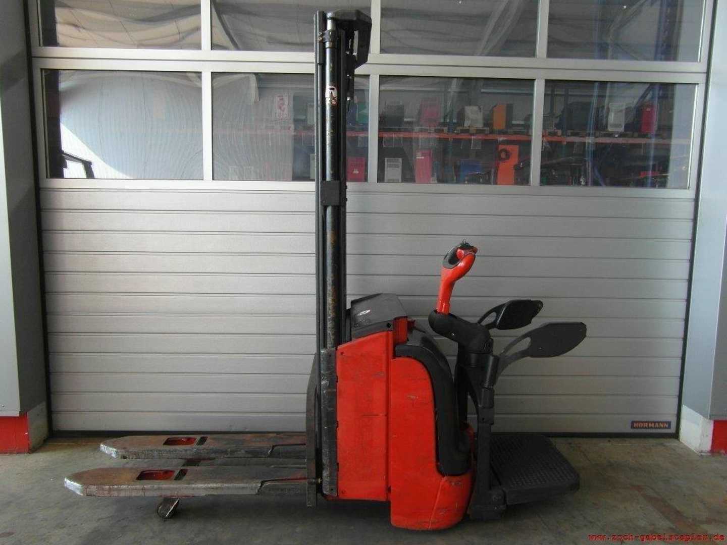 Used Forklift Linde L16APi-372 Balstdakšu krautņotājs ar dīseli (Image 1) Used Forklift Linde L16APi-372 Balstdakšu krautņotājs ar dīseli (Image 1)