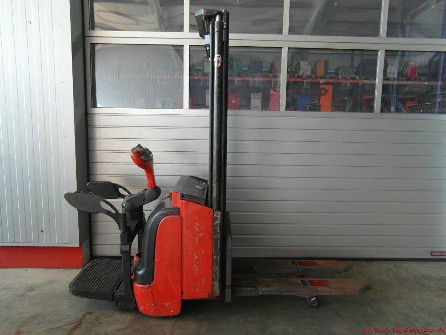 Used Forklift Linde L16APi-372 Balstdakšu krautņotājs ar dīseli (Image 2) Used Forklift Linde L16APi-372 Balstdakšu krautņotājs ar dīseli (Image 2)