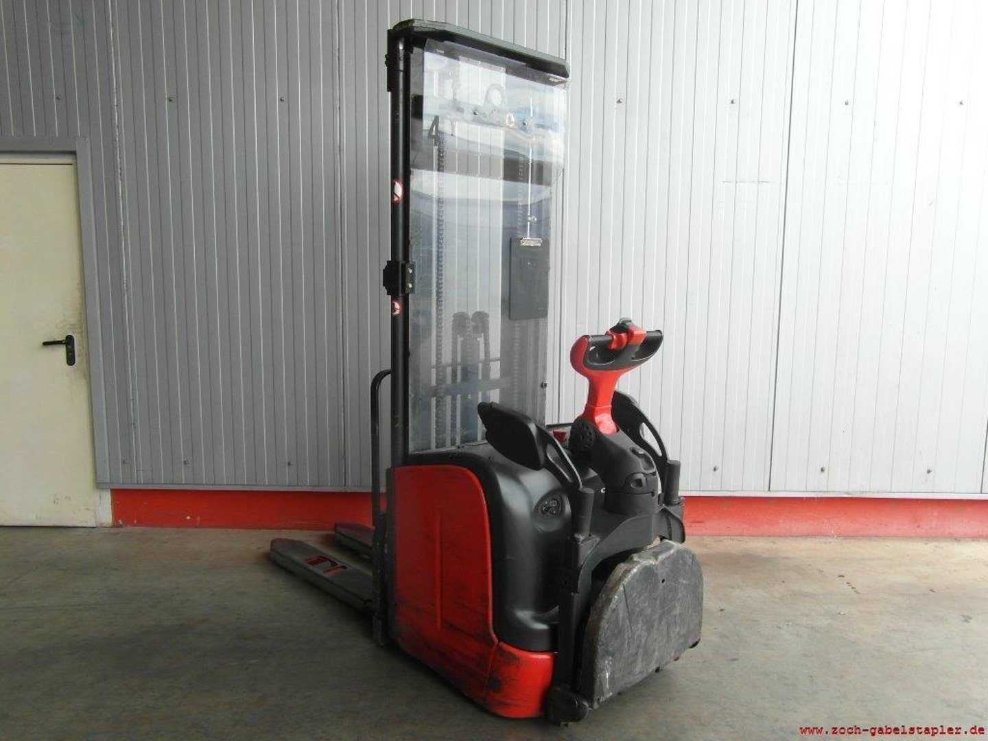 Used Forklift Linde L14AP Balstdakšu krautņotājs ar dīseli (Image 3) Used Forklift Linde L14AP Balstdakšu krautņotājs ar dīseli (Image 3)