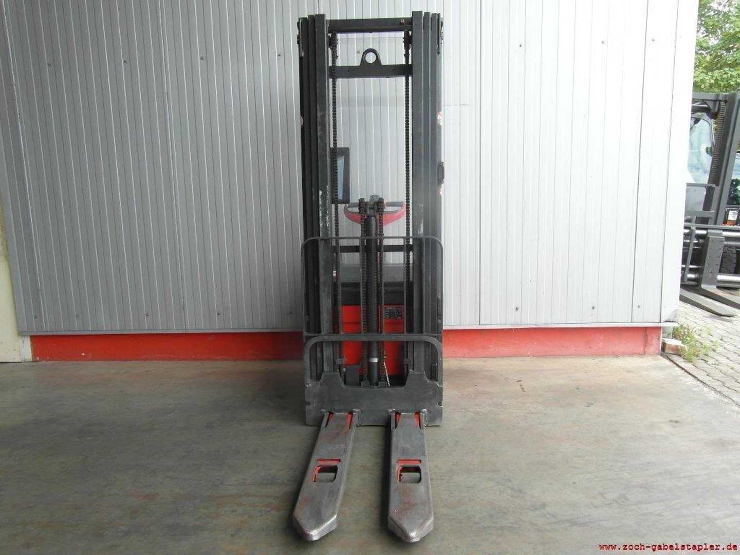 Used Forklift Linde L14AP Balstdakšu krautņotājs ar dīseli (Image 5) Used Forklift Linde L14AP Balstdakšu krautņotājs ar dīseli (Image 5)