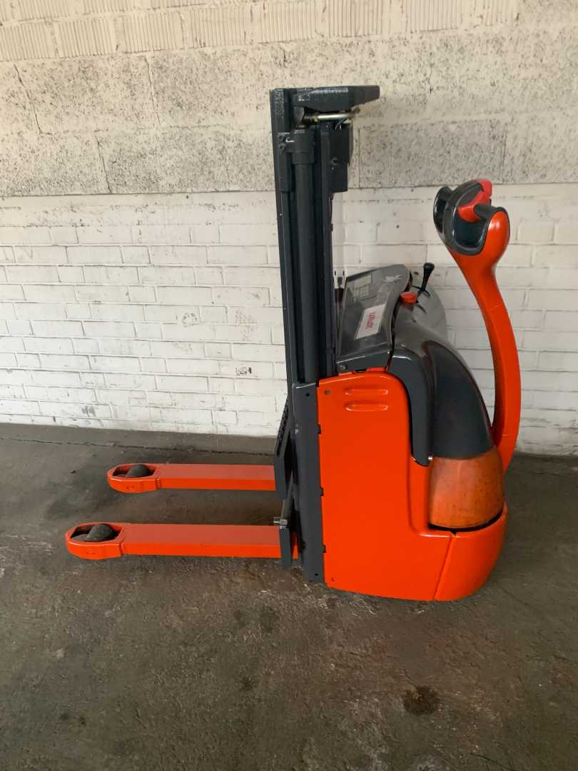 Used Forklift Linde L12 (379) Balstdakšu krautņotājs ar dīseli (Image 1) Used Forklift Linde L12 (379) Balstdakšu krautņotājs ar dīseli (Image 1)