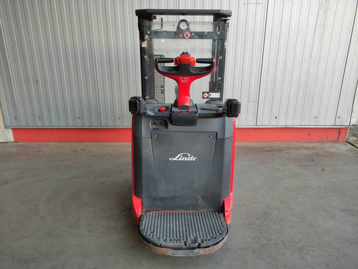 Used Forklift Linde L12LAPi Balstdakšu krautņotājs ar dīseli (Image 4) Used Forklift Linde L12LAPi Balstdakšu krautņotājs ar dīseli (Image 4)