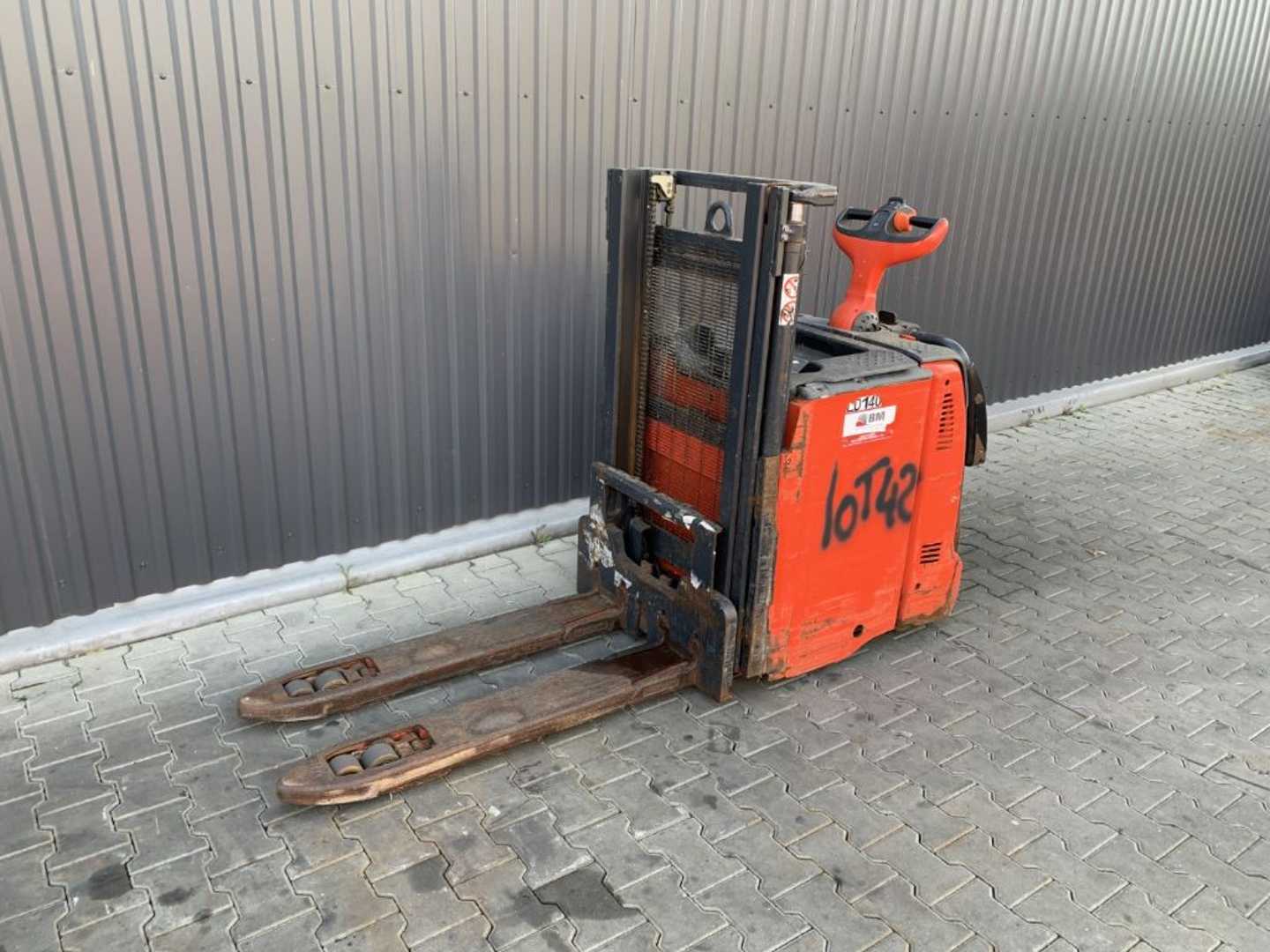 Used Forklift Linde D12AP Balstdakšu krautņotājs ar dīseli (Image 1) Used Forklift Linde D12AP Balstdakšu krautņotājs ar dīseli (Image 1)