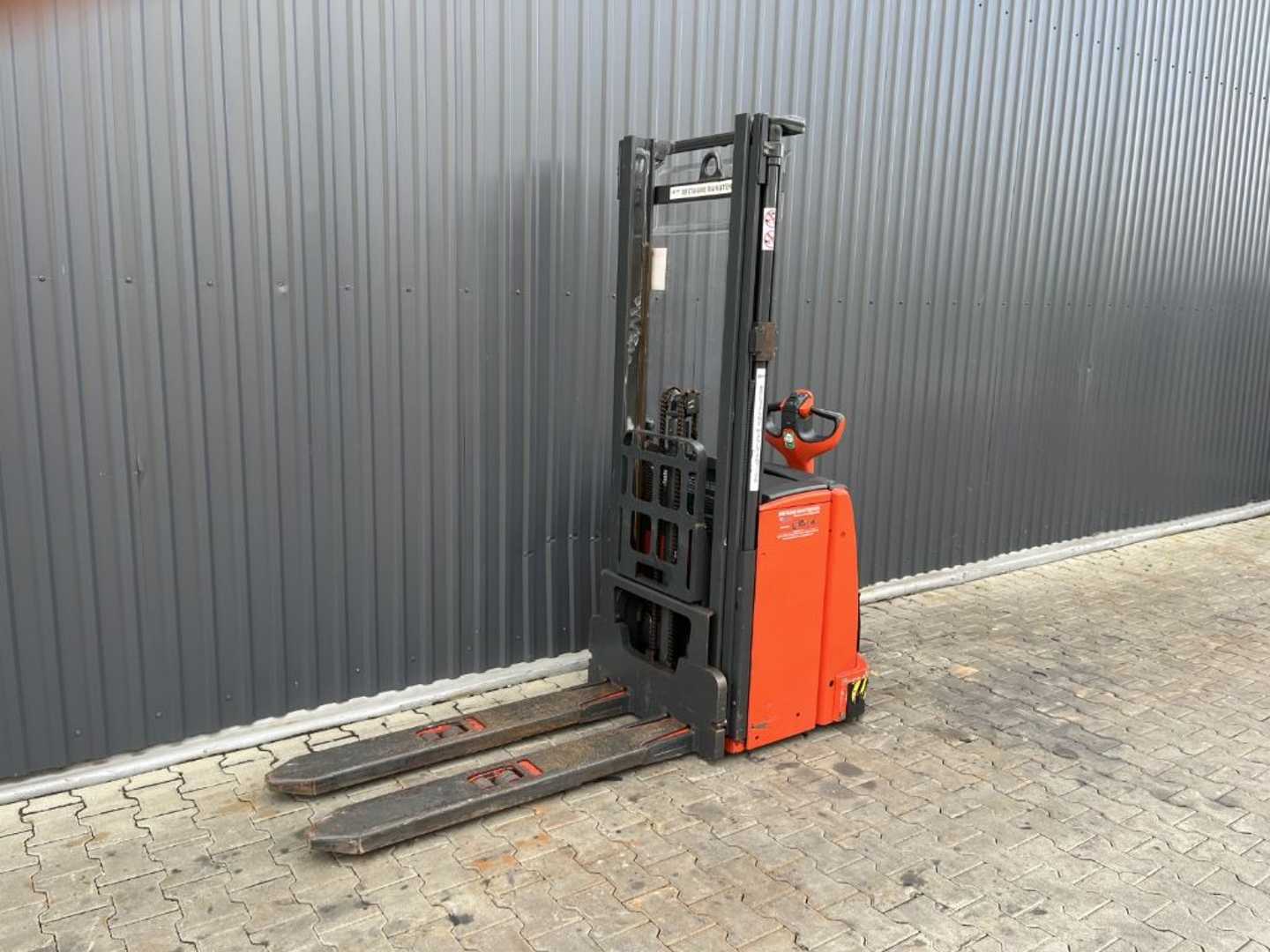 Used Forklift Linde L14 Balstdakšu krautņotājs ar dīseli (Image 1) Used Forklift Linde L14 Balstdakšu krautņotājs ar dīseli (Image 1)