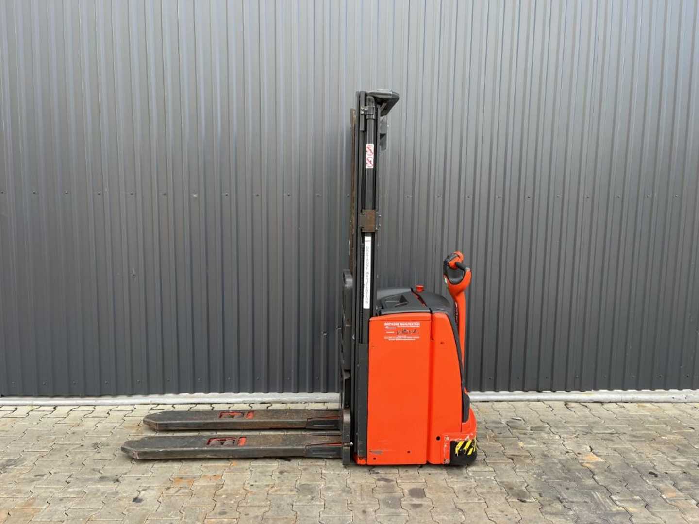 Used Forklift Linde L14 Balstdakšu krautņotājs ar dīseli (Image 2) Used Forklift Linde L14 Balstdakšu krautņotājs ar dīseli (Image 2)