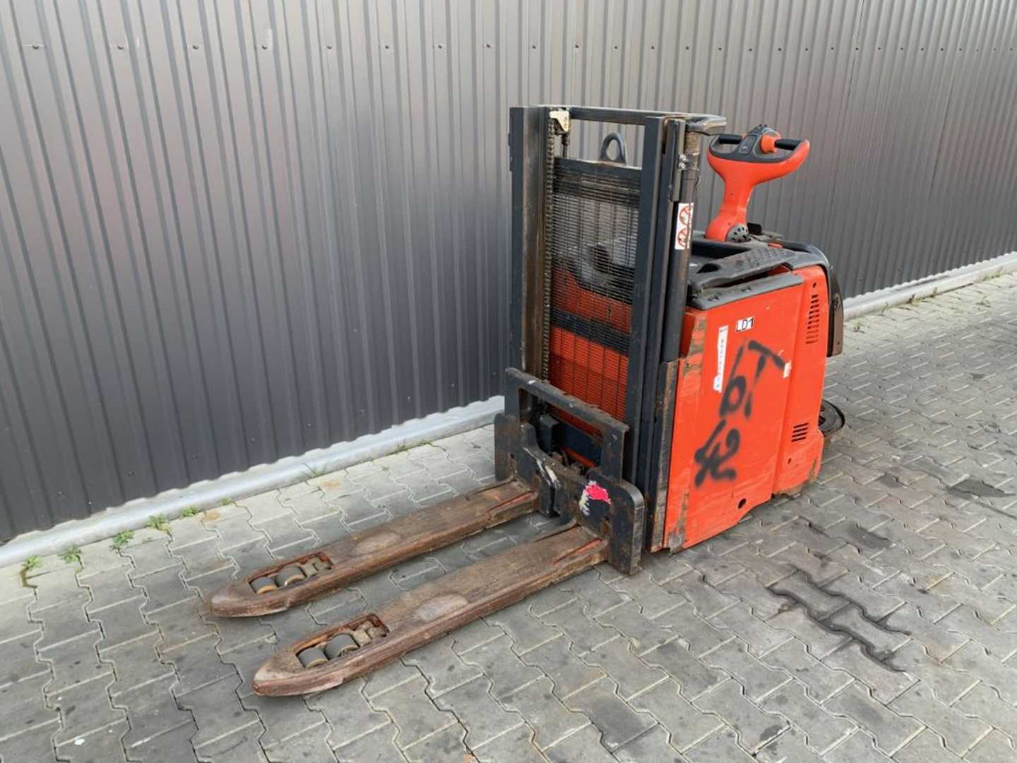 Used Forklift Linde D12AP Balstdakšu krautņotājs ar dīseli (Image 1) Used Forklift Linde D12AP Balstdakšu krautņotājs ar dīseli (Image 1)