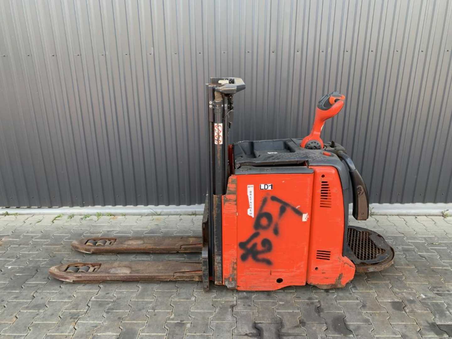 Used Forklift Linde D12AP Balstdakšu krautņotājs ar dīseli (Image 2) Used Forklift Linde D12AP Balstdakšu krautņotājs ar dīseli (Image 2)