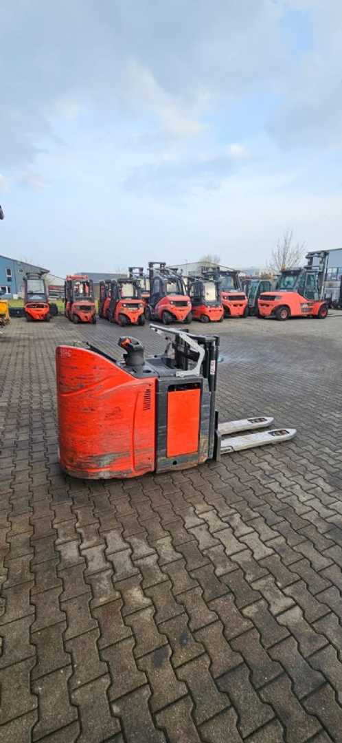 Used Forklift Linde D 12 SP Balstdakšu krautņotājs ar dīseli (Image 4) Used Forklift Linde D 12 SP Balstdakšu krautņotājs ar dīseli (Image 4)