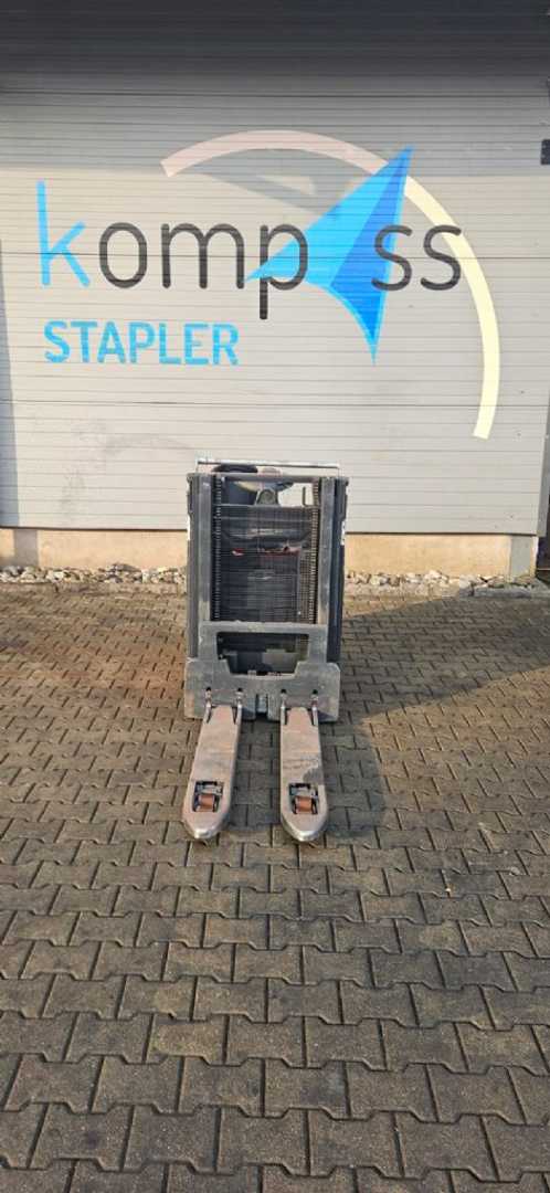 Used Forklift Linde D 12 SP Balstdakšu krautņotājs ar dīseli (Image 1) Used Forklift Linde D 12 SP Balstdakšu krautņotājs ar dīseli (Image 1)