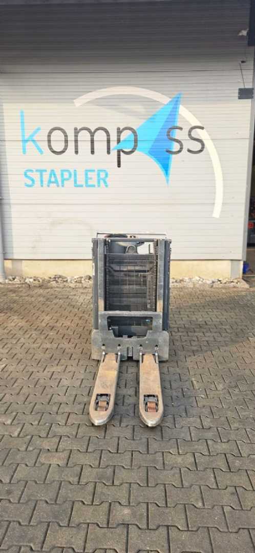 Used Forklift Linde D 12 SP Balstdakšu krautņotājs ar dīseli (Image 1) Used Forklift Linde D 12 SP Balstdakšu krautņotājs ar dīseli (Image 1)