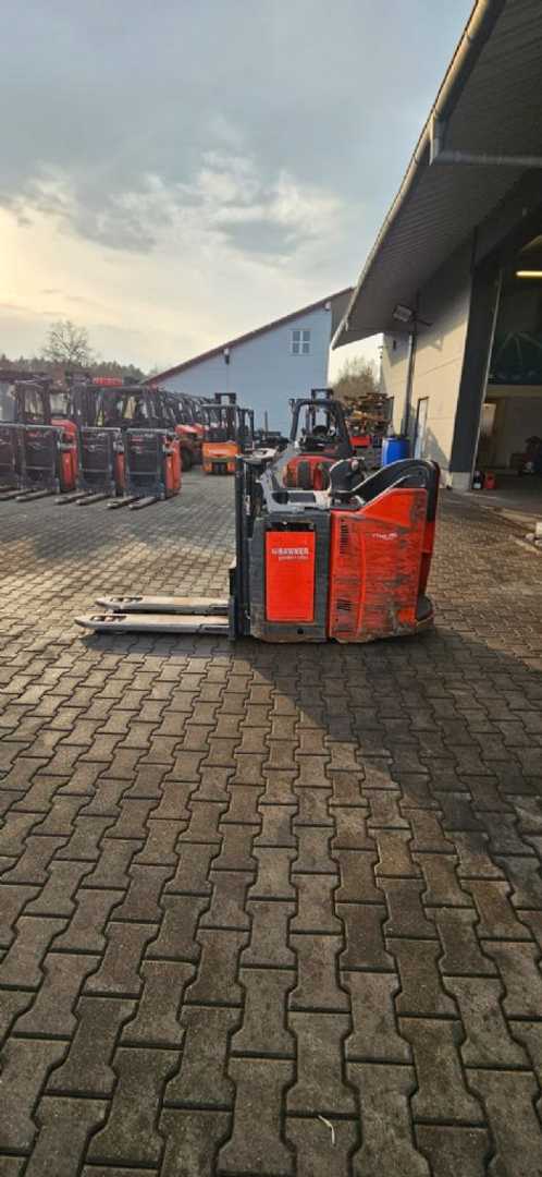 Used Forklift Linde D 12 SP Balstdakšu krautņotājs ar dīseli (Image 2) Used Forklift Linde D 12 SP Balstdakšu krautņotājs ar dīseli (Image 2)