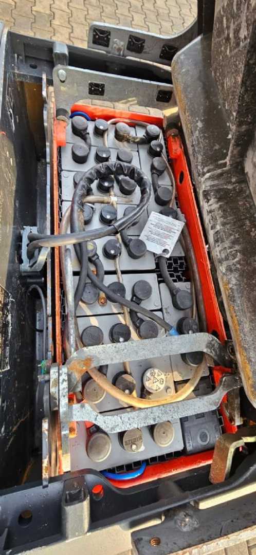 Used Forklift Linde D 12 SP Balstdakšu krautņotājs ar dīseli (Image 7) Used Forklift Linde D 12 SP Balstdakšu krautņotājs ar dīseli (Image 7)