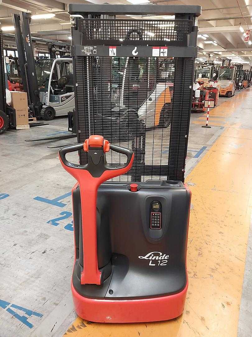 Used Forklift Linde L12 Balstdakšu krautņotājs ar dīseli (Image 4) Used Forklift Linde L12 Balstdakšu krautņotājs ar dīseli (Image 4)