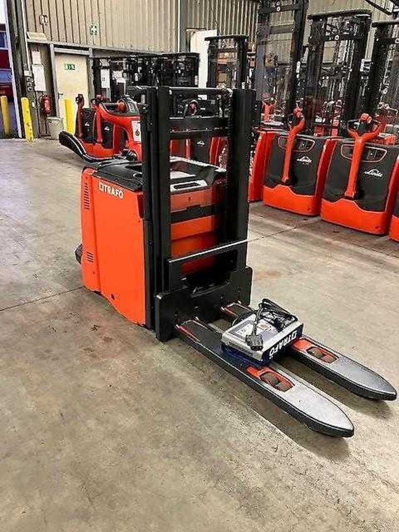 Used Forklift Linde L12AP Balstdakšu krautņotājs ar dīseli (Image 2) Used Forklift Linde L12AP Balstdakšu krautņotājs ar dīseli (Image 2)