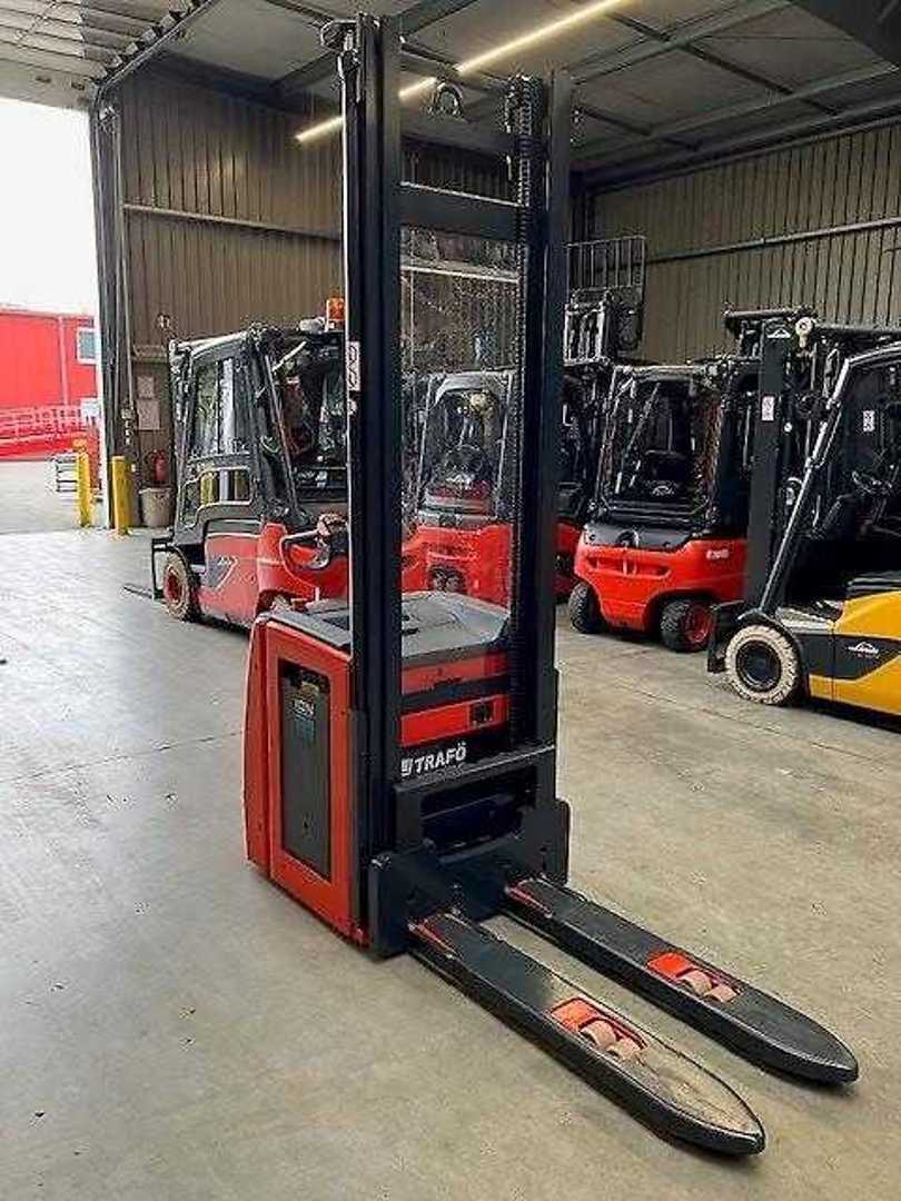 Used Forklift Linde L14 ION Balstdakšu krautņotājs ar dīseli (Image 2) Used Forklift Linde L14 ION Balstdakšu krautņotājs ar dīseli (Image 2)