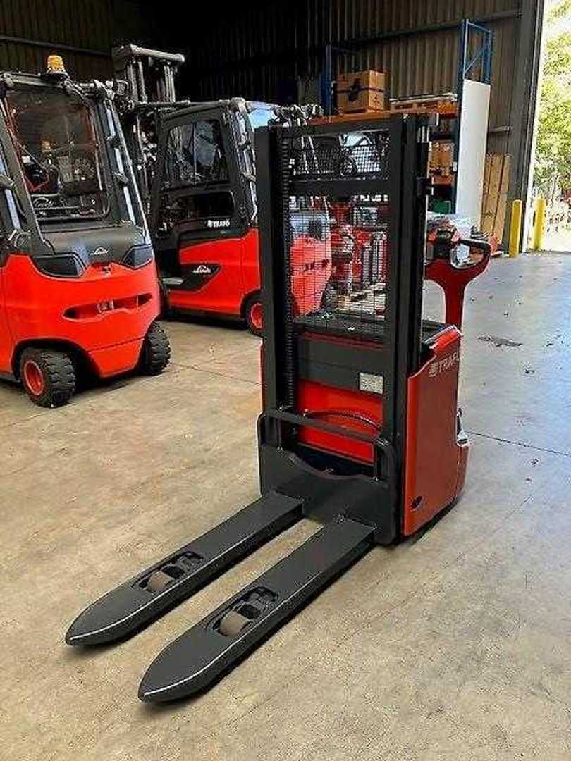 Used Forklift Linde L12i Balstdakšu krautņotājs ar dīseli (Image 3) Used Forklift Linde L12i Balstdakšu krautņotājs ar dīseli (Image 3)