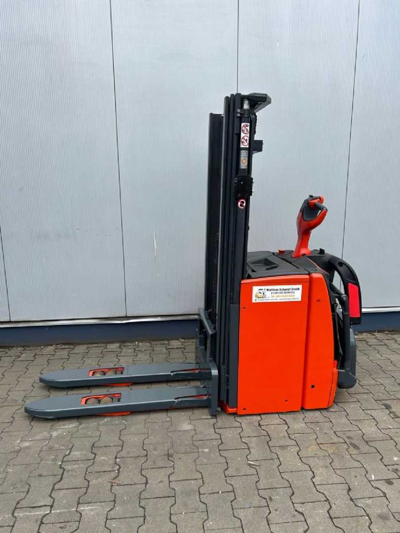 Used Forklift Linde L16 AP-I Balstdakšu krautņotājs ar dīseli (Image 2) Used Forklift Linde L16 AP-I Balstdakšu krautņotājs ar dīseli (Image 2)