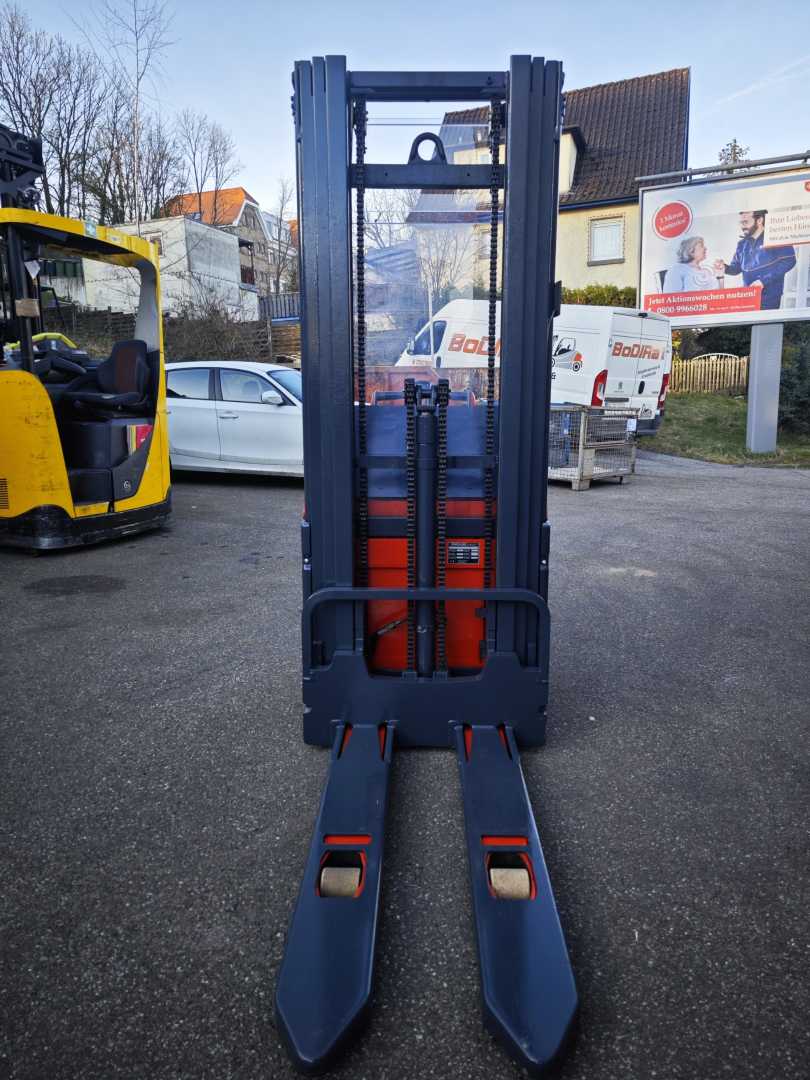 Used Forklift Linde L14 Balstdakšu krautņotājs ar dīseli (Image 3) Used Forklift Linde L14 Balstdakšu krautņotājs ar dīseli (Image 3)