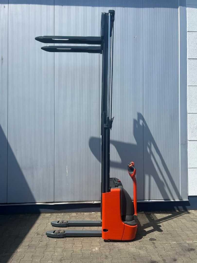 Used Forklift Linde L12 Balstdakšu krautņotājs ar dīseli (Image 5) Used Forklift Linde L12 Balstdakšu krautņotājs ar dīseli (Image 5)