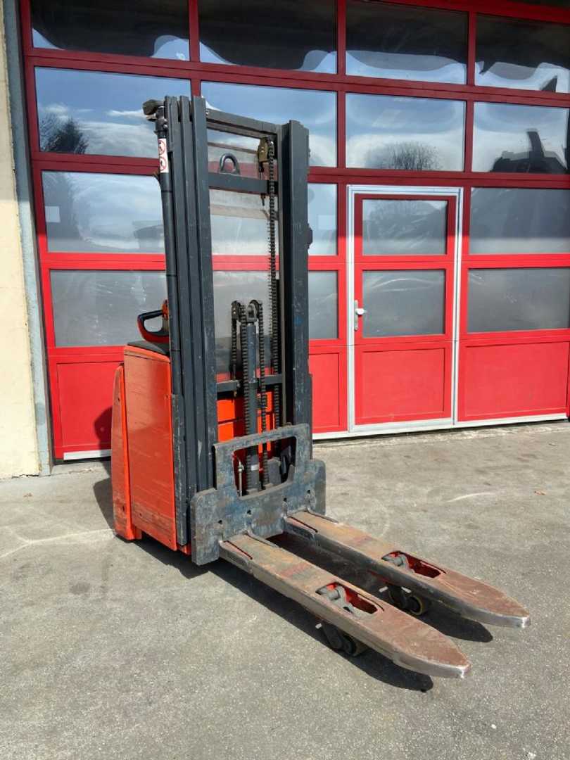 Used Forklift Linde L16i Balstdakšu krautņotājs ar dīseli (Image 1) Used Forklift Linde L16i Balstdakšu krautņotājs ar dīseli (Image 1)