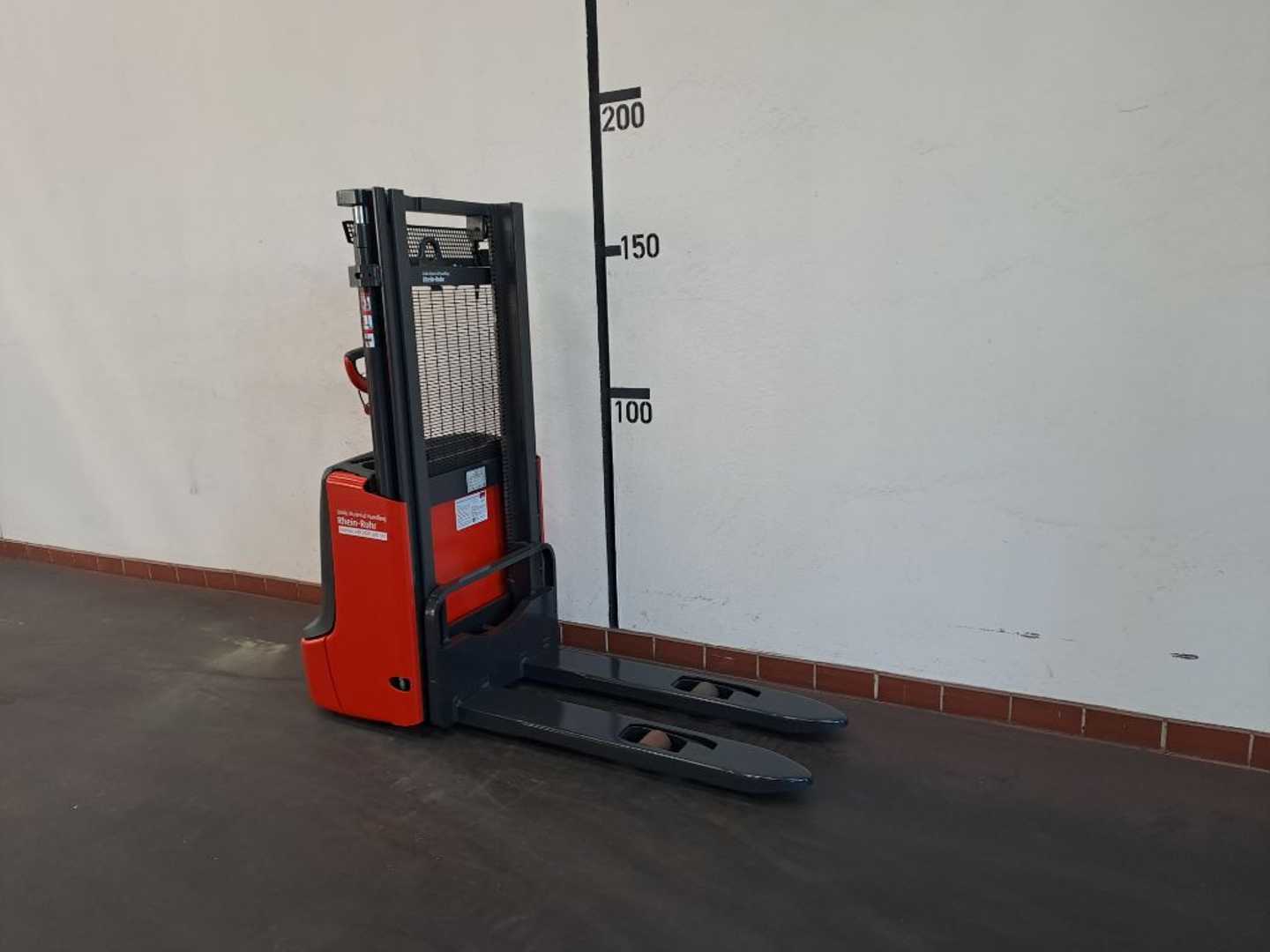 Used Forklift Linde L10 Balstdakšu krautņotājs ar dīseli (Image 3) Used Forklift Linde L10 Balstdakšu krautņotājs ar dīseli (Image 3)