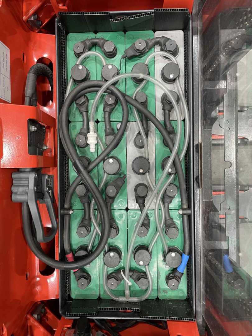 Used Forklift Linde L14-1173 Balstdakšu krautņotājs ar dīseli (Image 8) Used Forklift Linde L14-1173 Balstdakšu krautņotājs ar dīseli (Image 8)