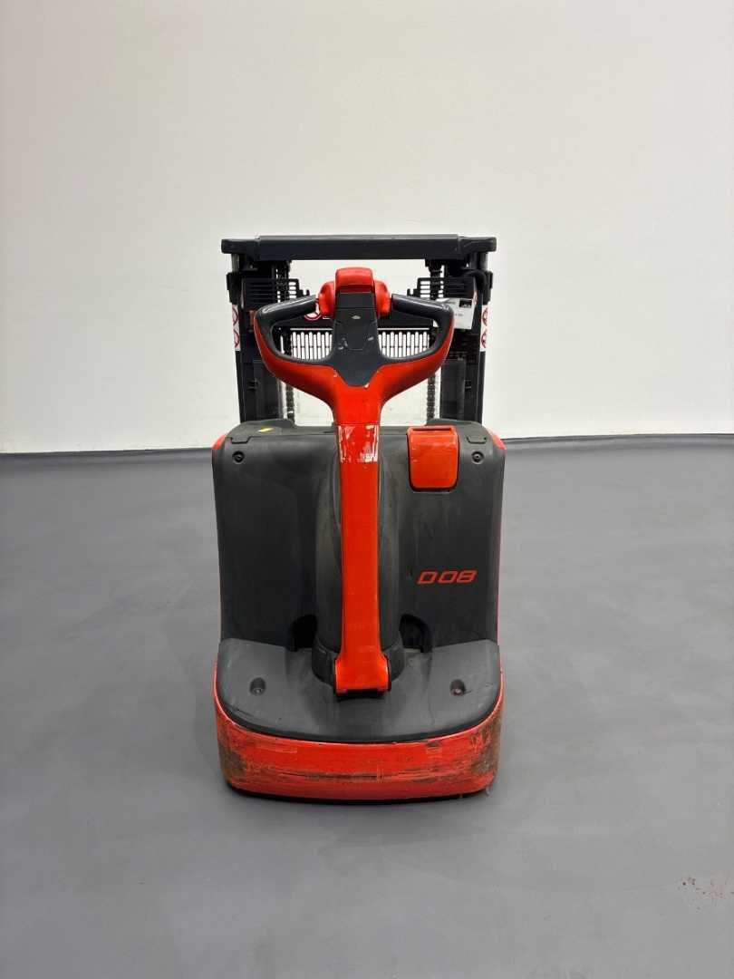 Used Forklift Linde D08-1160-01 Balstdakšu krautņotājs ar dīseli (Image 3) Used Forklift Linde D08-1160-01 Balstdakšu krautņotājs ar dīseli (Image 3)