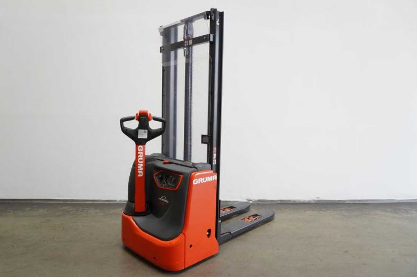 Used Forklift Linde L 12 B 4596-00 Balstdakšu krautņotājs ar dīseli (Image 6)