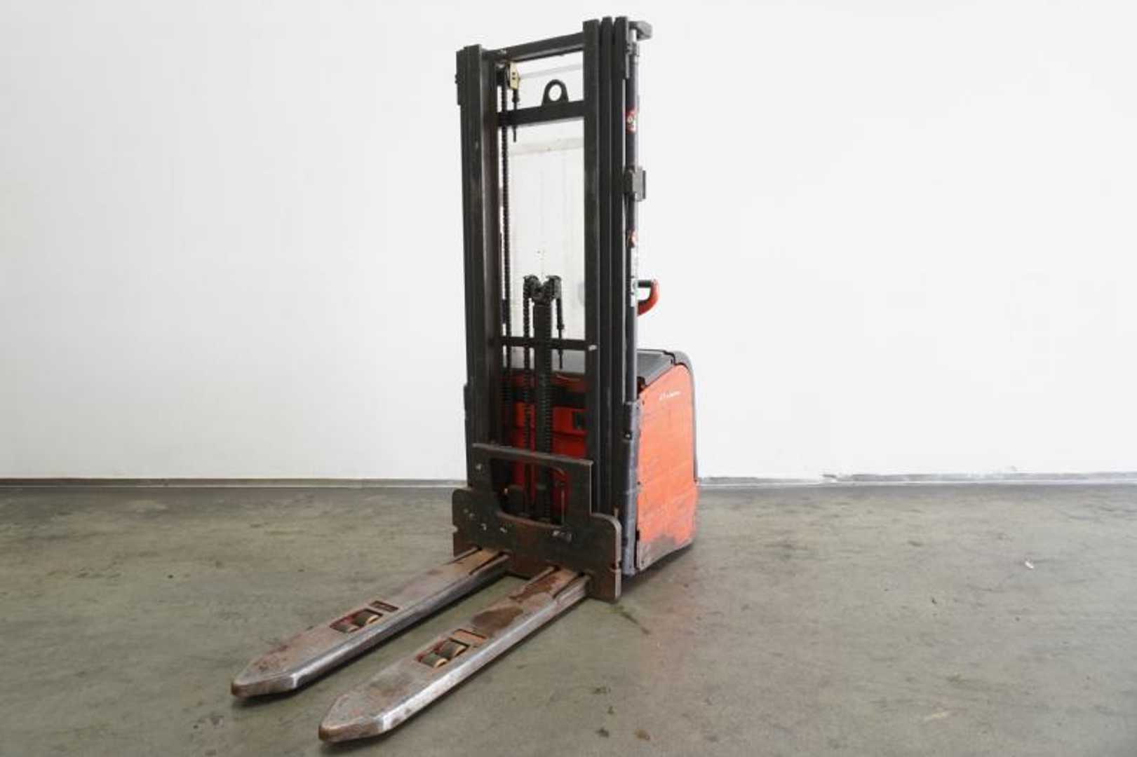 Used Forklift Linde L 16 372 Balstdakšu krautņotājs ar dīseli (Image 2) Used Forklift Linde L 16 372 Balstdakšu krautņotājs ar dīseli (Image 2)