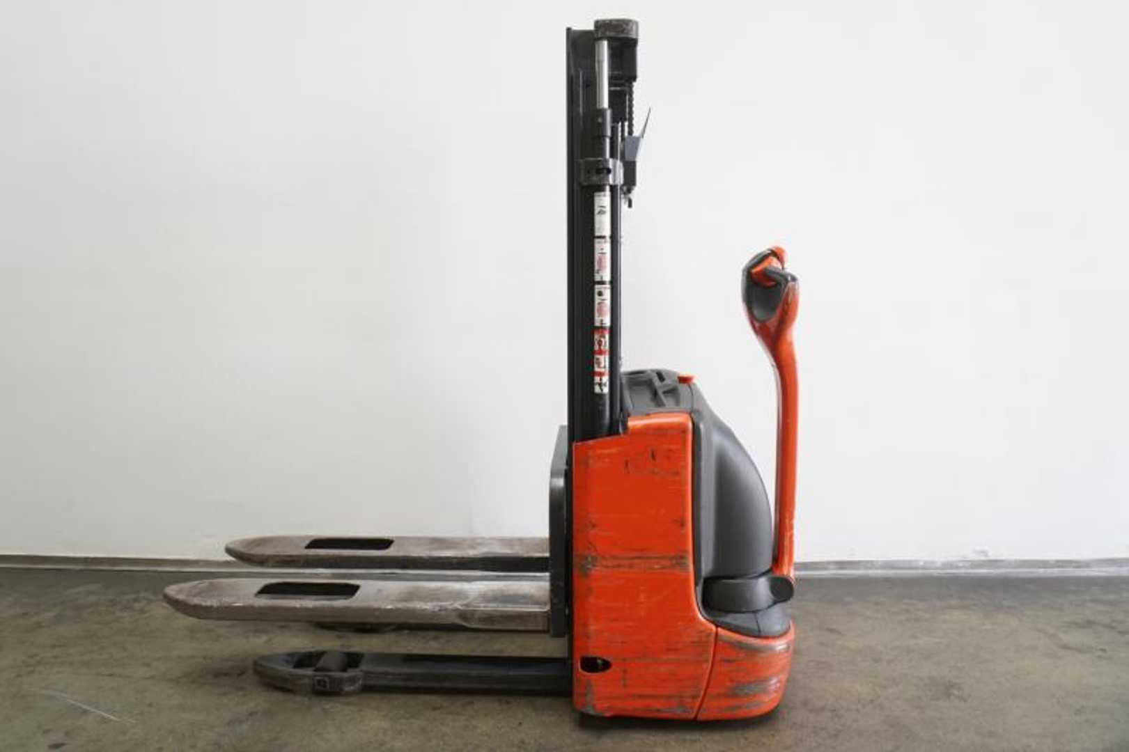 Used Forklift Linde L 10 B 1172 Balstdakšu krautņotājs ar dīseli (Image 3)