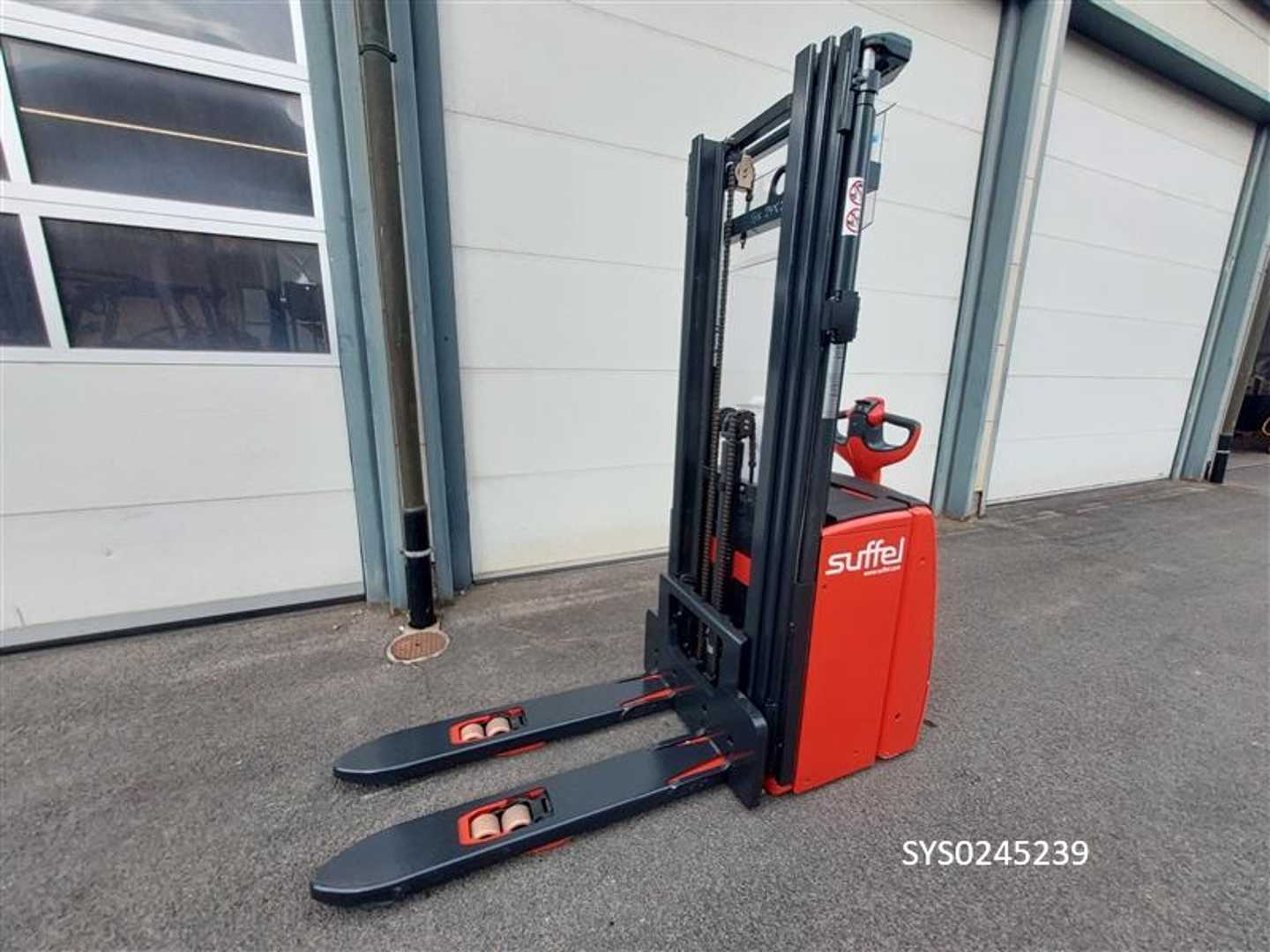 Used Forklift Linde L 16 I Balstdakšu krautņotājs ar dīseli (Image 2) Used Forklift Linde L 16 I Balstdakšu krautņotājs ar dīseli (Image 2)