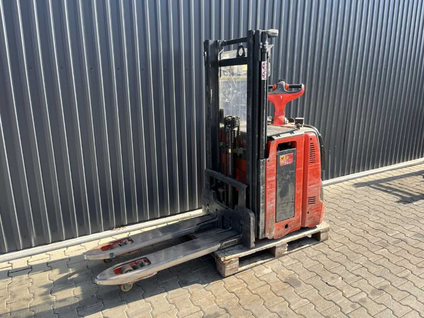 Used Forklift Linde L12LAP Balstdakšu krautņotājs ar dīseli (Image 1) Used Forklift Linde L12LAP Balstdakšu krautņotājs ar dīseli (Image 1)