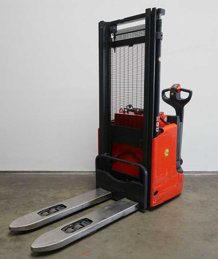 Used Forklift Linde L 12 EX 1172 Balstdakšu krautņotājs ar dīseli (Image 2)