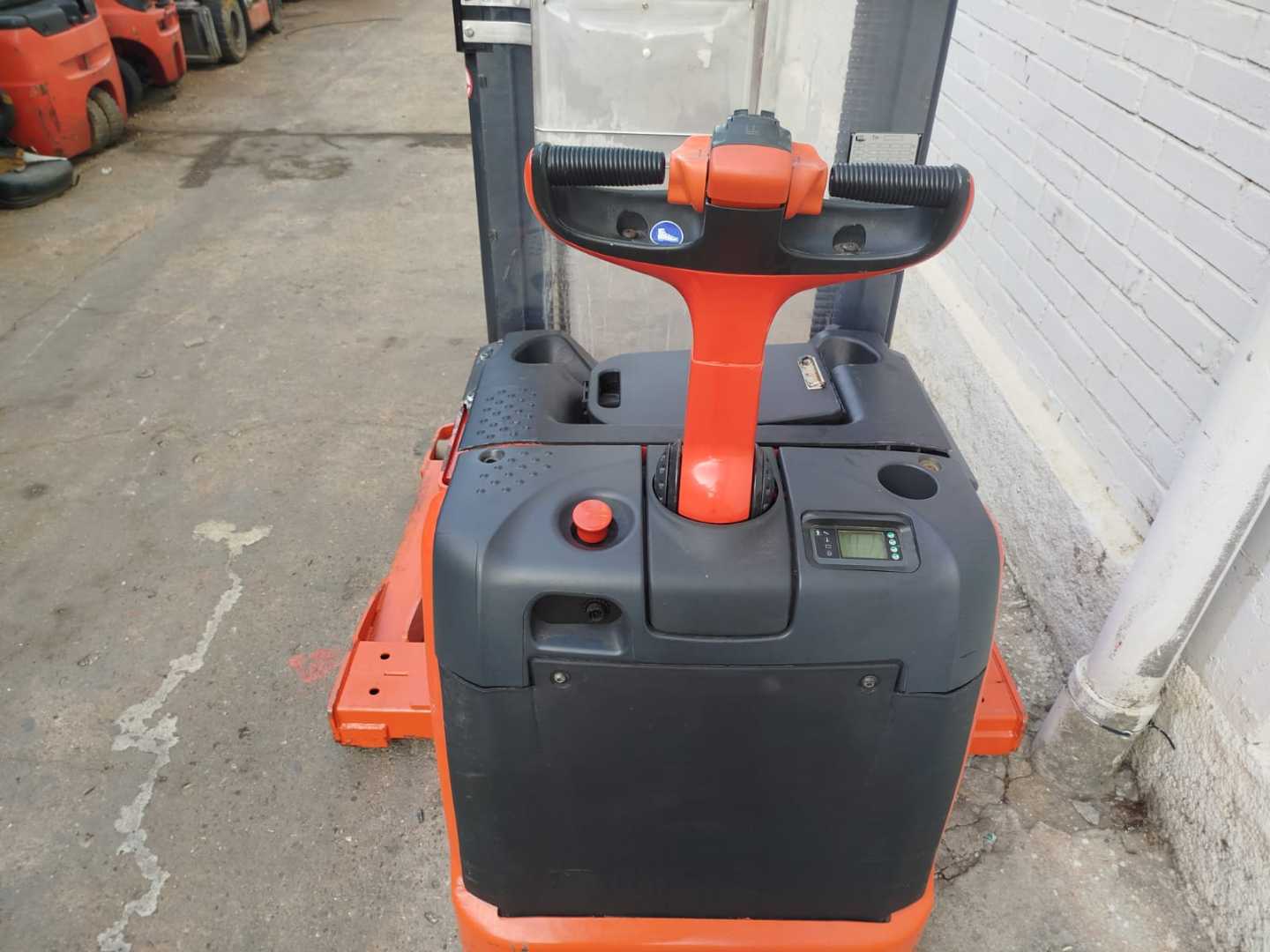 Used Forklift Linde L14AS Balstdakšu krautņotājs ar dīseli (Image 4) Used Forklift Linde L14AS Balstdakšu krautņotājs ar dīseli (Image 4)