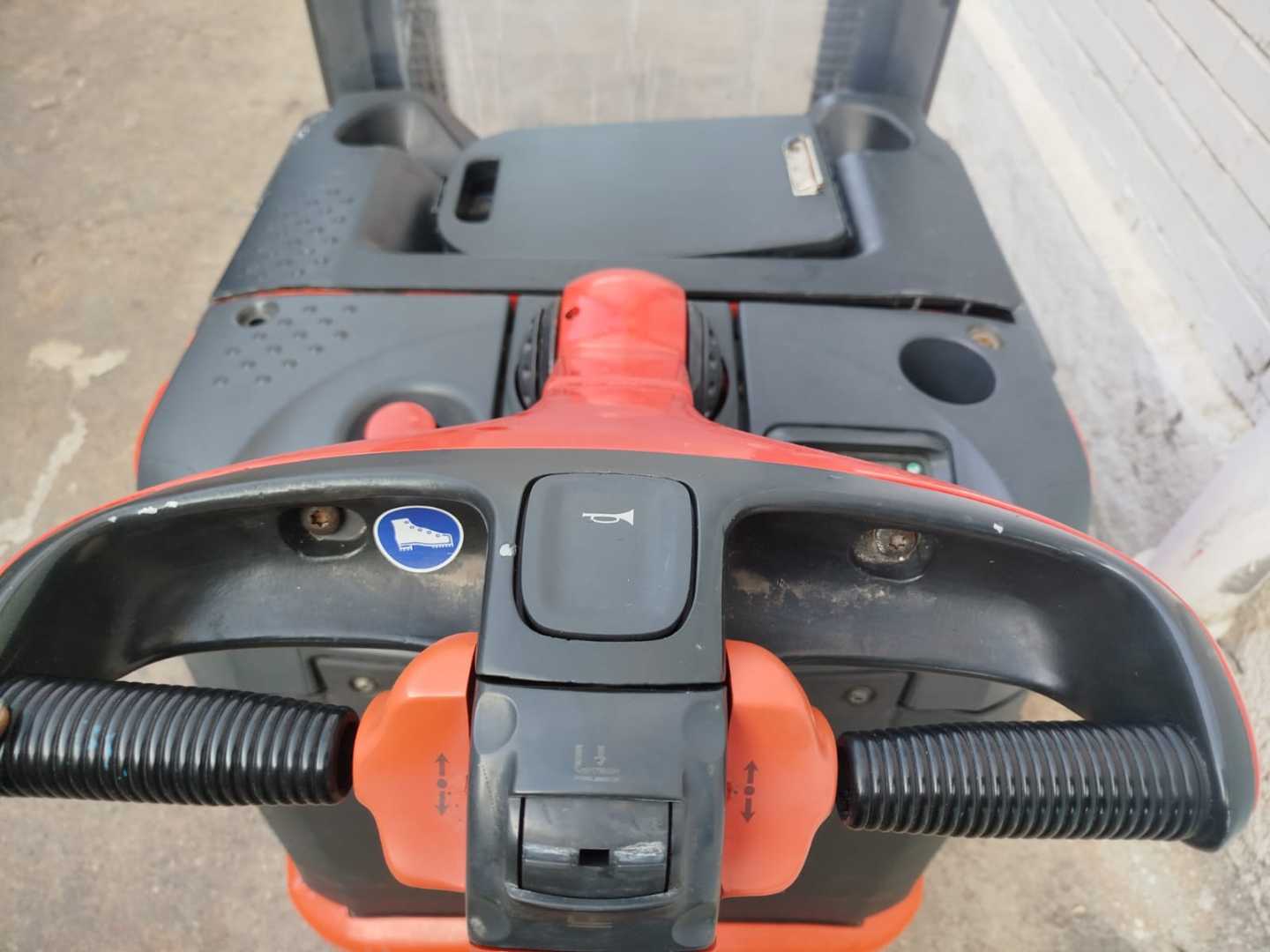 Used Forklift Linde L14AS Balstdakšu krautņotājs ar dīseli (Image 5) Used Forklift Linde L14AS Balstdakšu krautņotājs ar dīseli (Image 5)