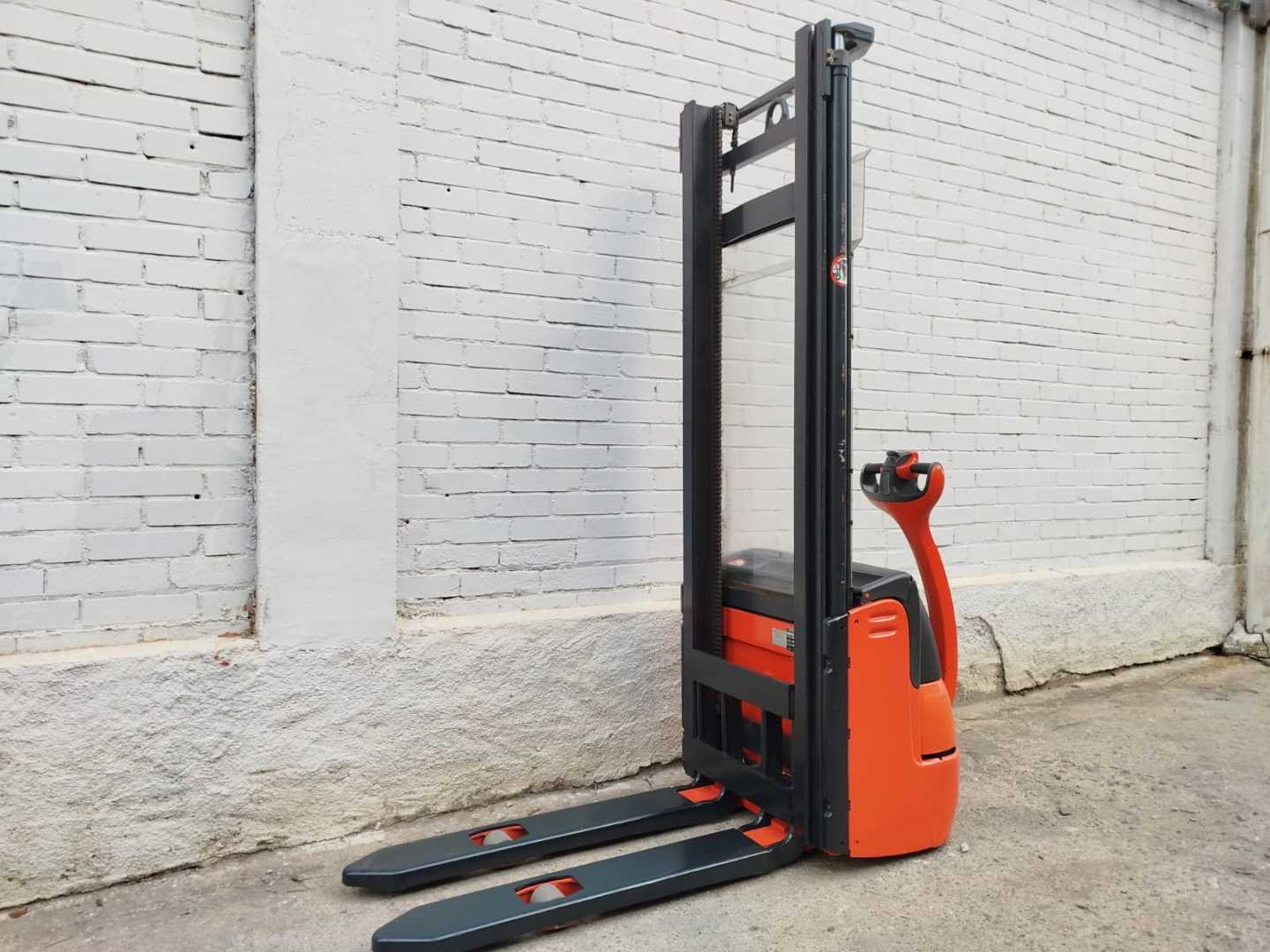 Used Forklift Linde L10 Balstdakšu krautņotājs ar dīseli (Image 3) Used Forklift Linde L10 Balstdakšu krautņotājs ar dīseli (Image 3)